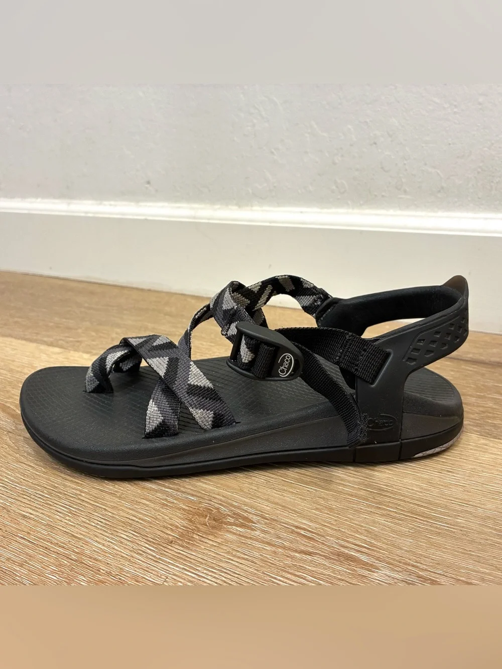 Chaco Men's Z/Canyon 2 Sandals Feature A Black Gray US 9 UK 8 EU 42